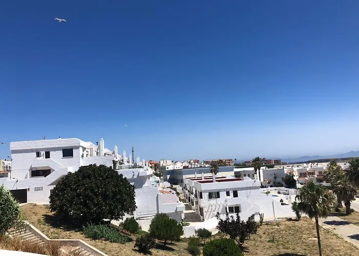 With Ocean Views And Pool * Ταρίφα