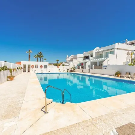 With Ocean Views And Pool Holiday home *
